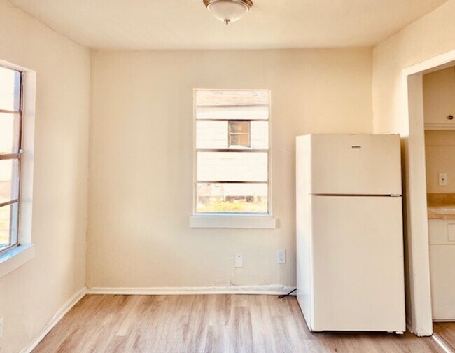 Building Photo - BEAUTIFUL REMODELED 3 BEDROOM LEASE HOME CLOSE TO DOWNTOWN HOUSTON