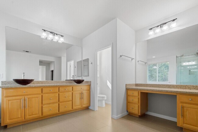 Building Photo - 991 Zephyr Ct