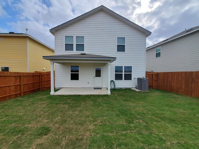 Building Photo - 743 Retama Pass