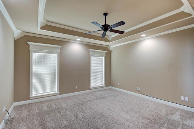 Building Photo - 520 Falling Water Cir