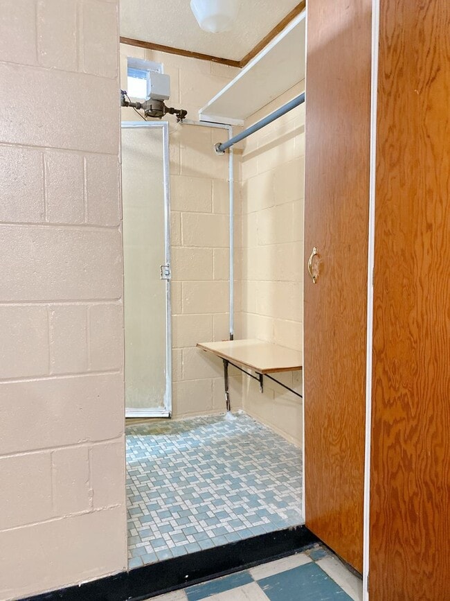 Building Photo - A wonderful 4-bedroom house in the Benson Gardens area - near Walmart Neighborhood Market, Asian ...