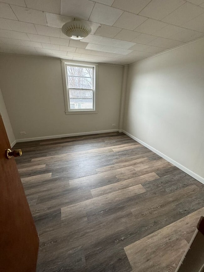 Building Photo - 26-28 Route 7 North, Unit 101