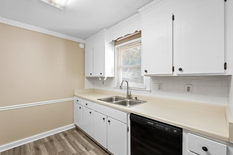Building Photo - 111 Rose Ann Ct
