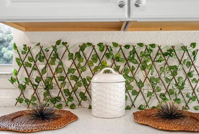 Building Photo - 2715 Lee St