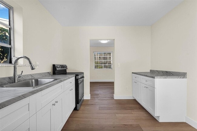 Building Photo - 130 NW 48th St