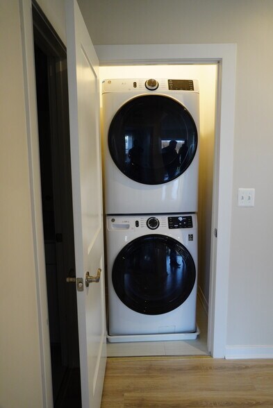 Building Photo - 20306 Newfoundland Sq