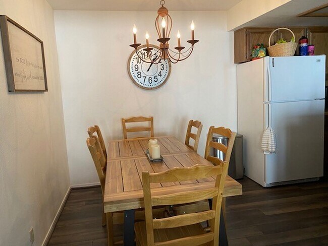 Building Photo - 2Br Waterfront  WINTER Vacation Rental Condo, Complex on the WATERFRONT Gated complex Utilities i...