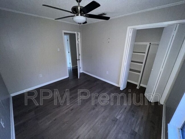 Building Photo - 5106 Tristian Ave