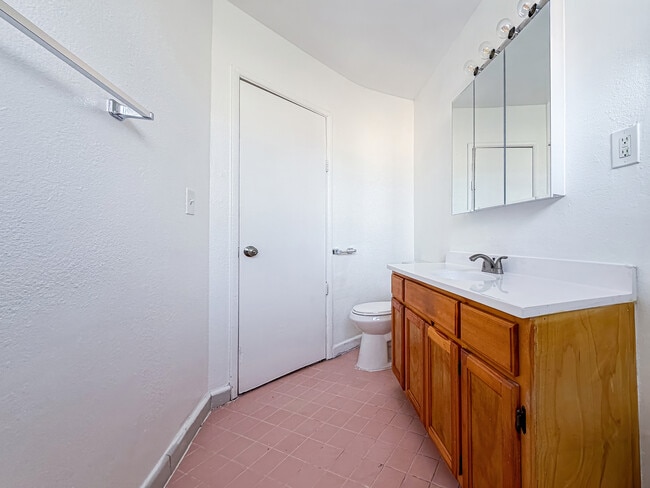 Building Photo - 4024 Palmwood Dr