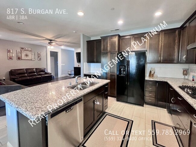 Building Photo - 817 S Burgan Ave