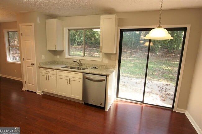 Building Photo - 2257 Turtle Club Dr NE