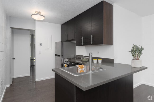 1BR, 1BA - 518SF - Kitchen - Milan Apartments
