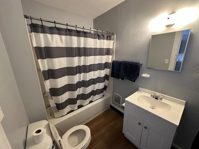 Building Photo - Grumbach Ave