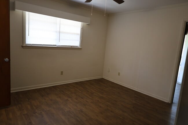 Building Photo - 101 Catherine Ave