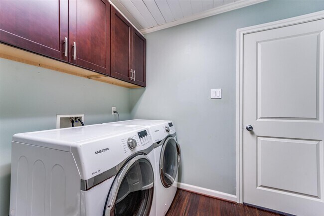 Building Photo - 4502 Brookwoods Dr