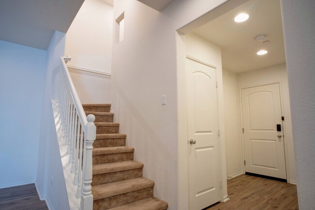 Building Photo - 3 bedroom Townhome in Otay Ranch