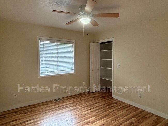 Building Photo - 3313 W Cherry Ln