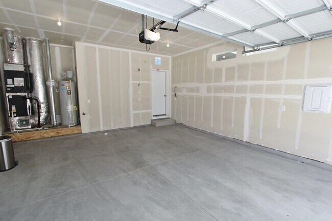 Building Photo - 496 N Tessa Ln