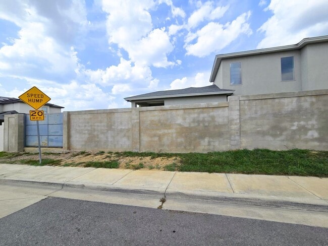 Building Photo - 2712 Corsican Ln