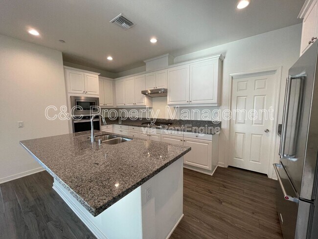 Building Photo - 28432 Abbey Ln