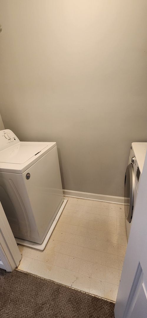Building Photo - 4 Bedroom - Less than 2 miles from Swamp R...
