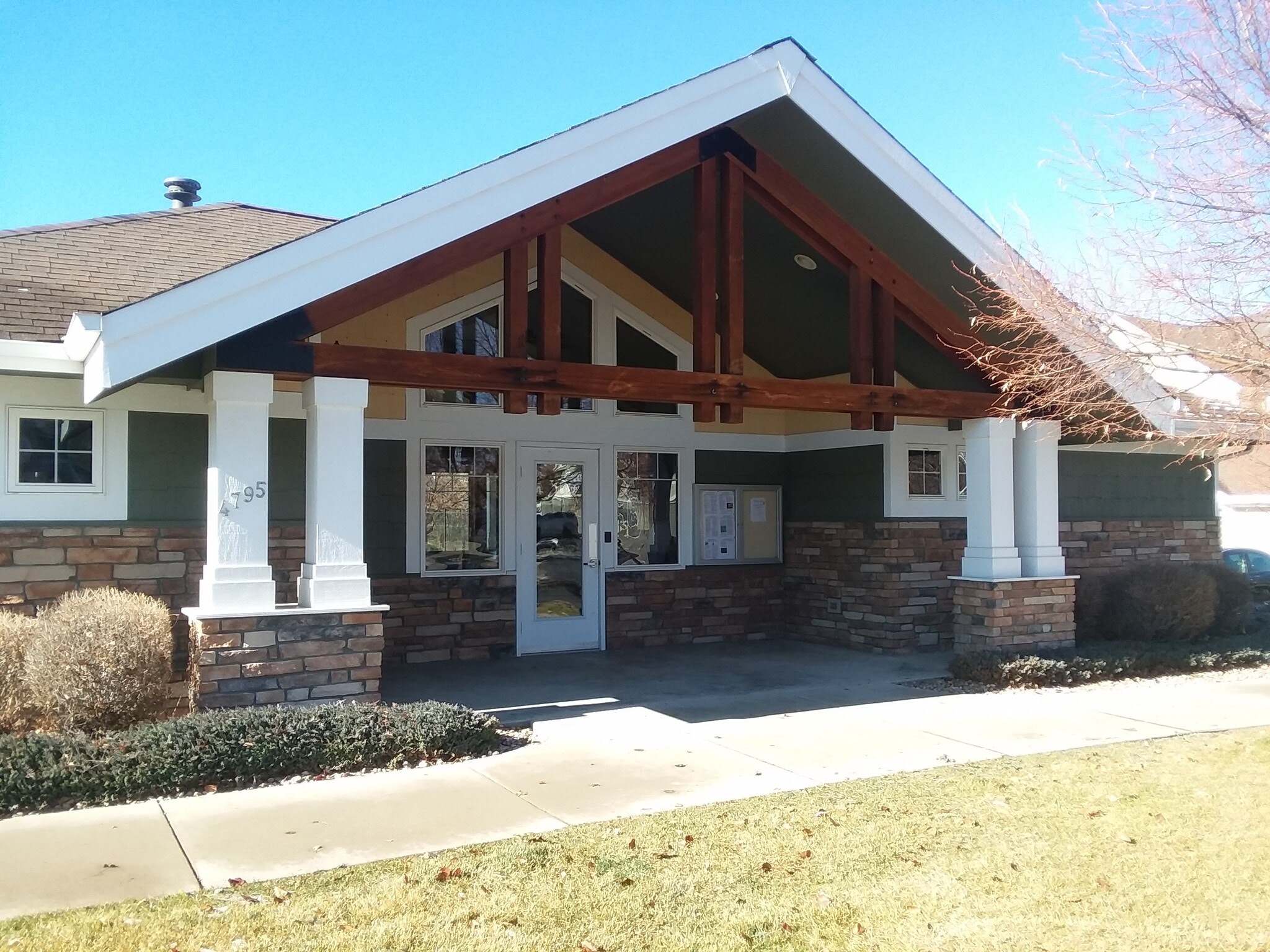 Building Photo - 4755 Hahns Peak Dr