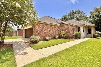 Building Photo - 3BR/2BA Home on Nicholson Lake Dr – Modern...
