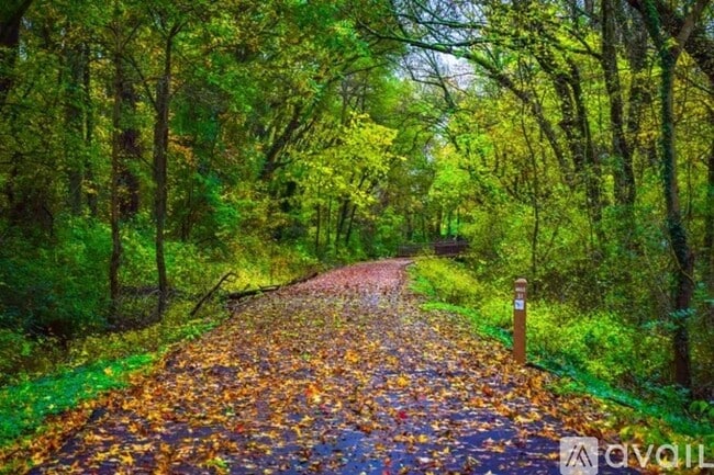 Building Photo - 105 Cedar Oak Ln