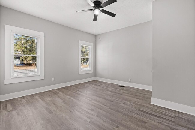 Building Photo - 501 E 4th St