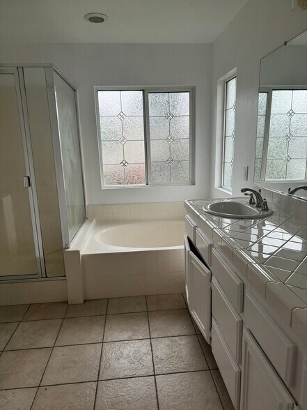 Building Photo - 1430 Jewelstone Cir