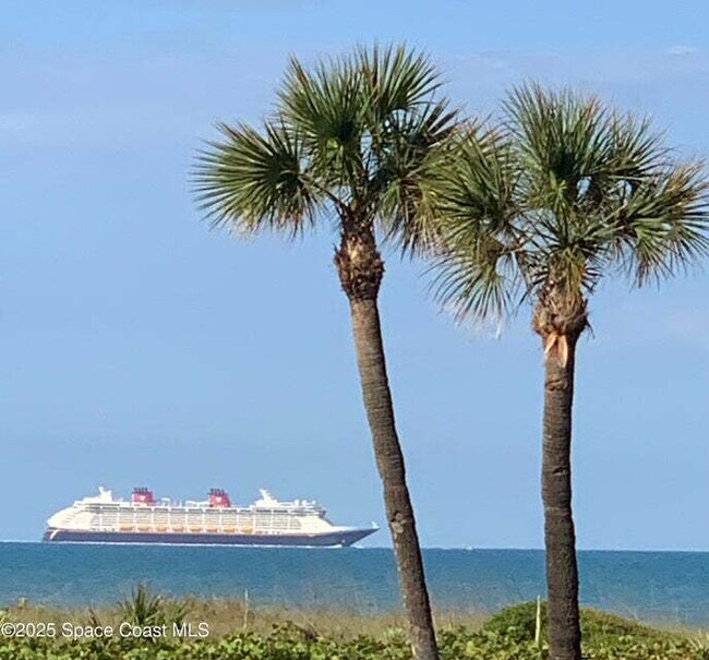Building Photo - Ocean Paradise in Cocoa Beach
