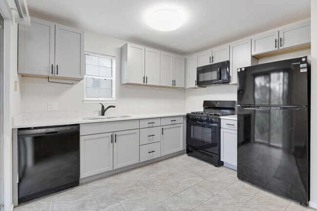 Building Photo - 27 N Victoria Ln