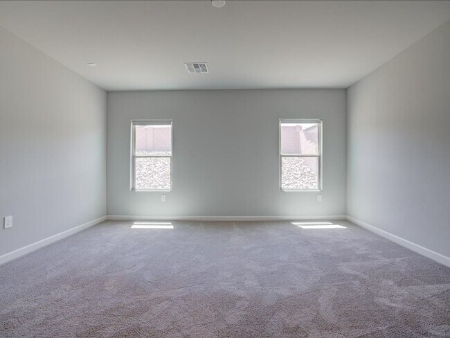 Building Photo - Corona de Tucson 4 Bedroom 2 Bathroom