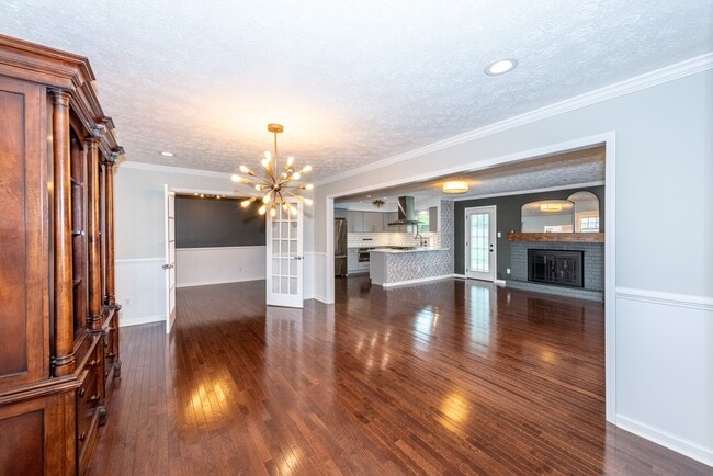 Building Photo - 5936 Clearbrook Dr