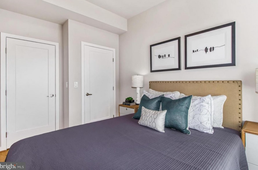 Building Photo - 1247 Penn St NE