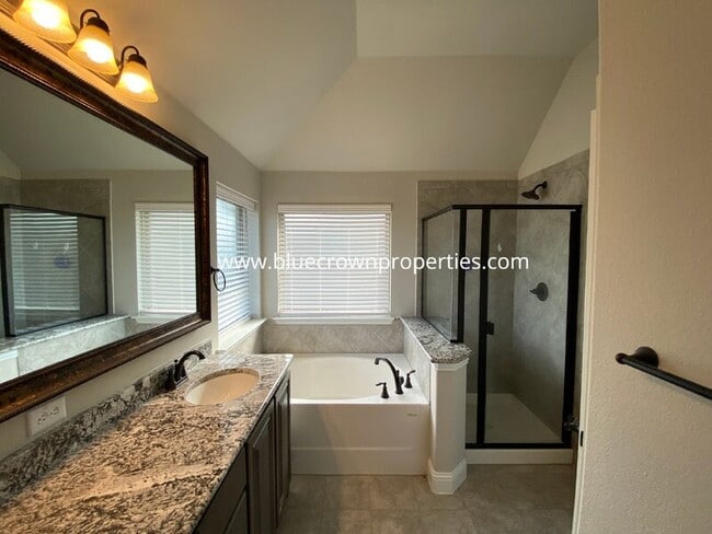 Building Photo - 5211 Pentridge Dr