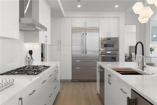 Building Photo - 2425 Peachtree Rd NE