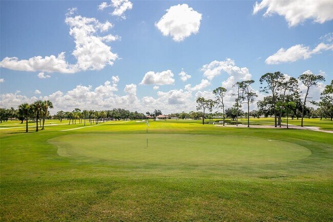 Building Photo - 7461 W Country Club Dr N