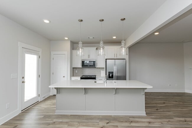 Building Photo - Monte Vista Townhomes