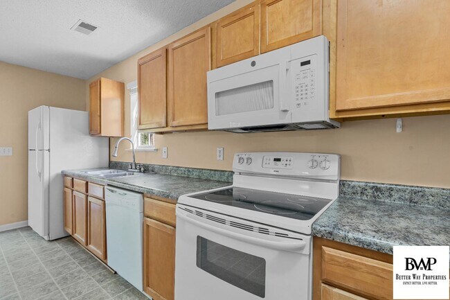 Building Photo - 233 Rosebrook Dr