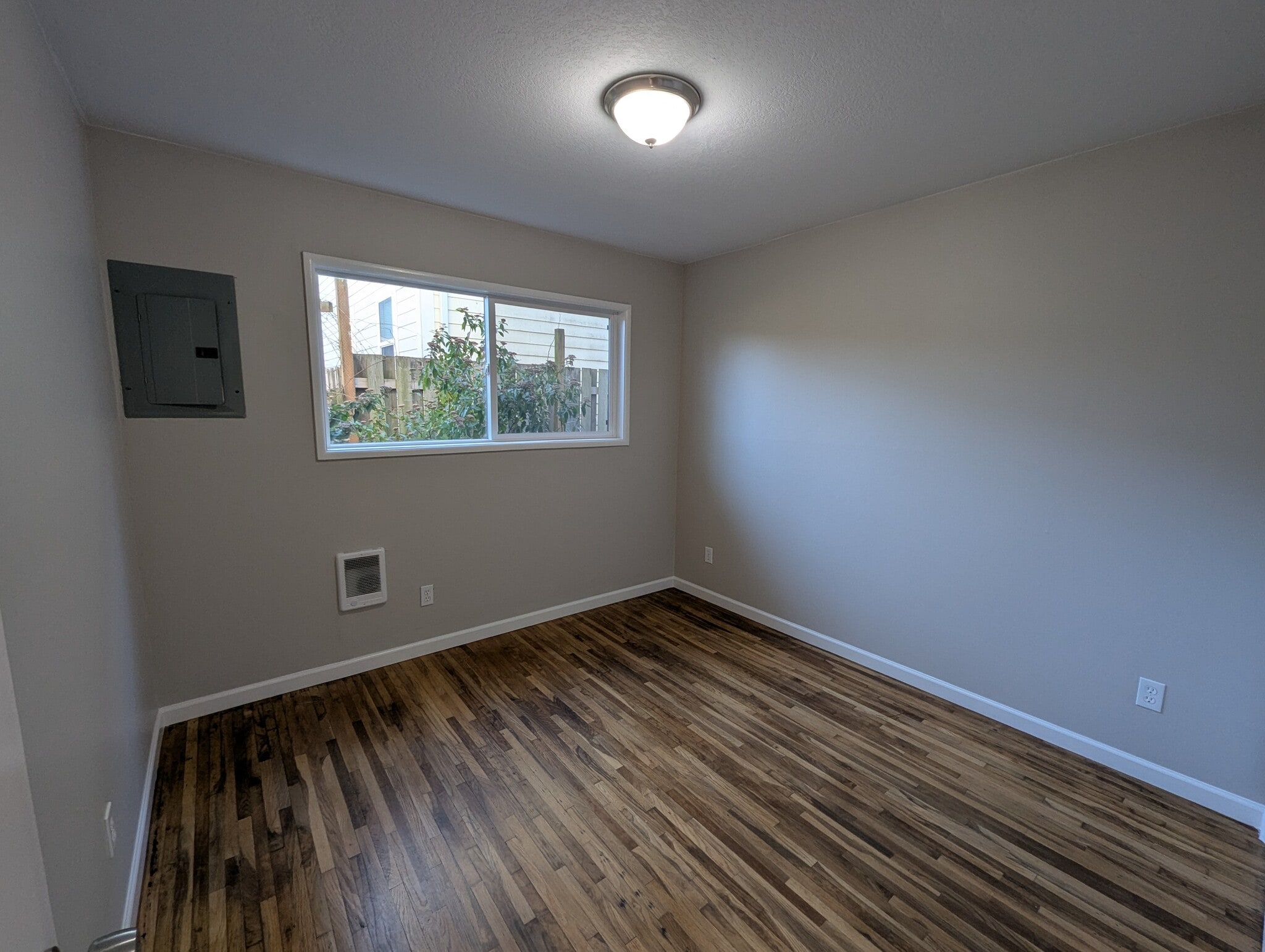 Large bedroom window - 1626 Southeast Lexington Street