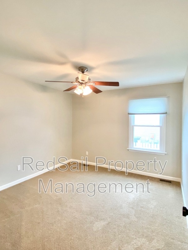 Building Photo - 161 Racine Dr