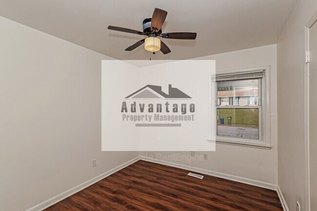 Building Photo - 1455 Helen Ln SW