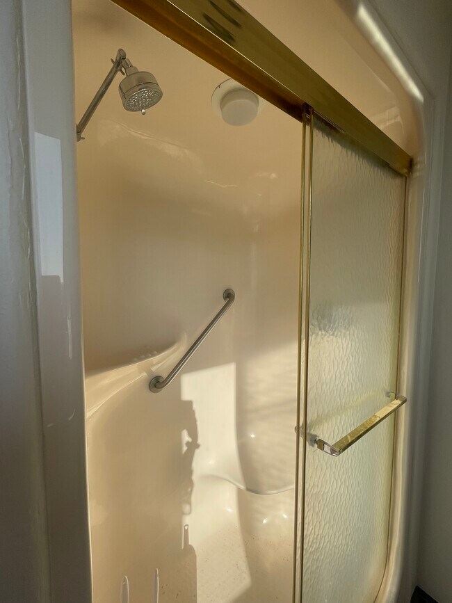 Building Photo - 350 S John Q Hammons Pky