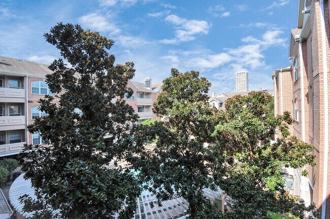 Building Photo - 2111 Welch St