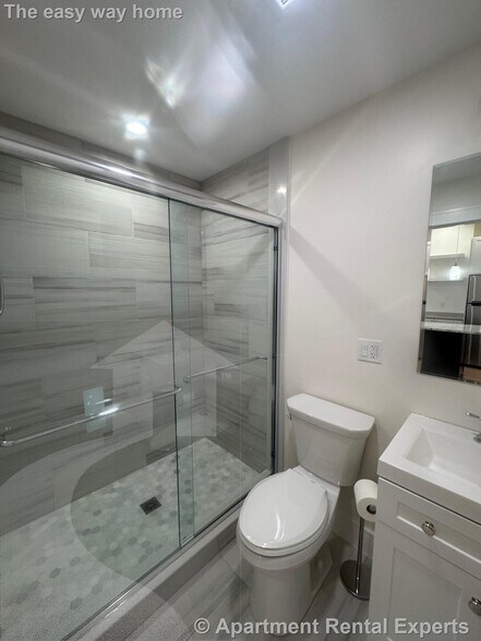 Building Photo - 13 Bristol St