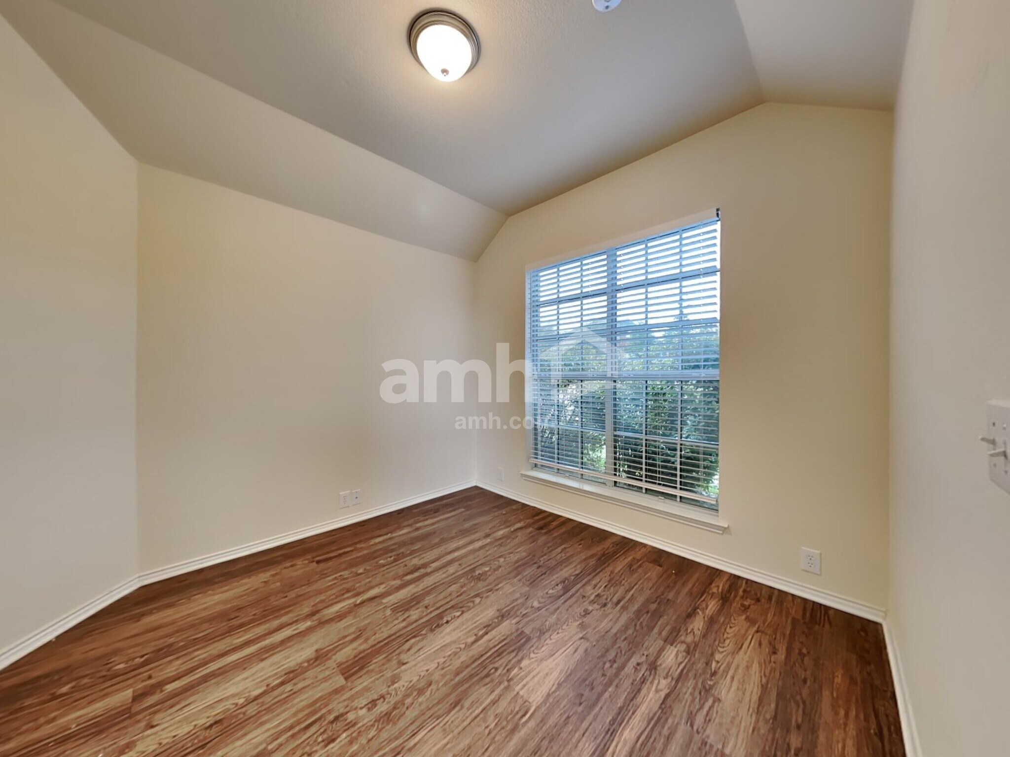 Building Photo - 1356 Napa Dr