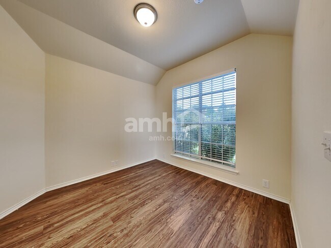 Building Photo - 1356 Napa Dr