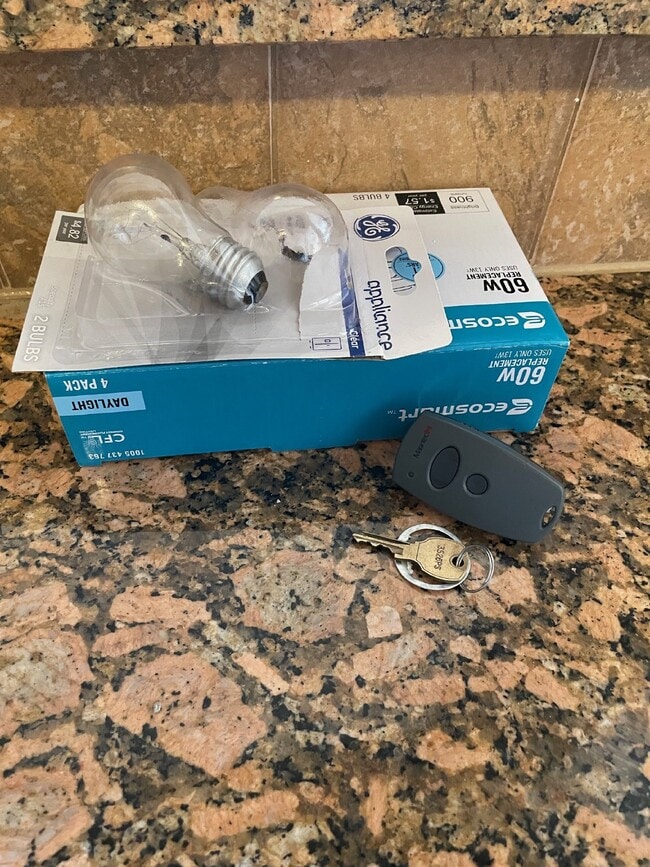 Building Photo - 12960 Cozy Cove Ave