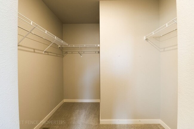 Building Photo - New Townhome in Downtown Johnstown